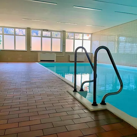 Alpenstube mit Bergblick, Sauna und Hallenbad-2